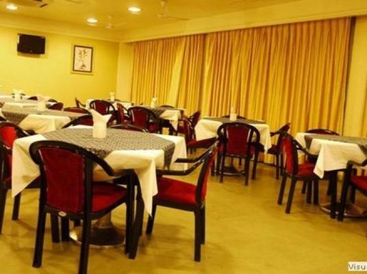 Hotel Kohinoor Square